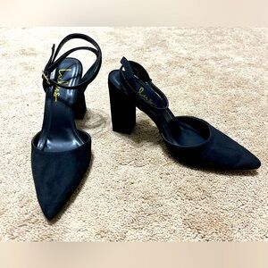 Black Pointed-Toe Heels